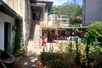 Къща във Варна, Провадия