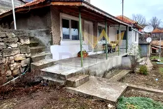 Къща във Варна, Провадия