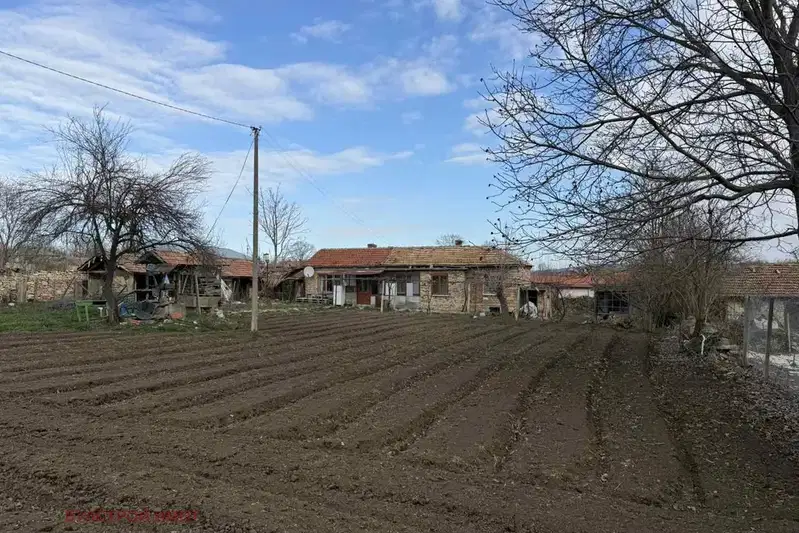 Къща във Варна, с. Неофит Рилски