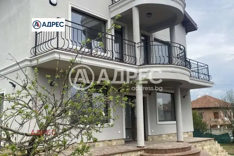 House in Oblast Varna, Ravna Gora