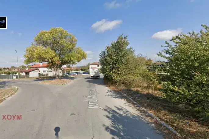 Plot in Topoli