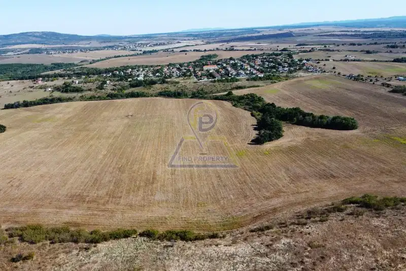 Парцел в с. Твърдица