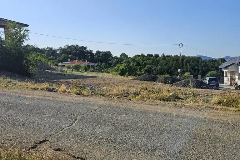 Парцел в Кърджали, с. Петлино