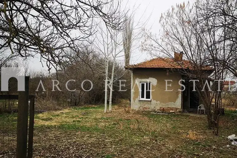 Plot in област София, Petyrch