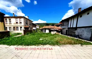 Парцел във Велико Търново, Елена