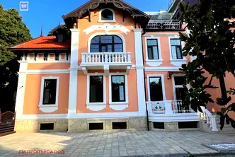 Промишлена сграда във Варна, Център