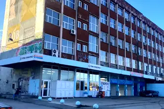 Промишлена сграда в Русе, Родина 1