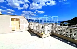 Тристаен мезонет с голяма тераса и море в Аспарухово, Варна