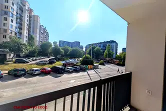 Тристаен апартамент с балкони в Банишора, София