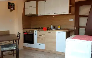 Тристаен апартамент в Бургас, Център