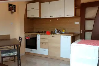 Тристаен апартамент в Бургас, Център