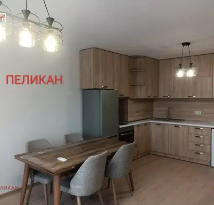 Снимка 2 — Тристаен апартамент във Велико Търново, Център