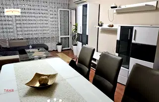 Тристаен апартамент в Перник, Изток