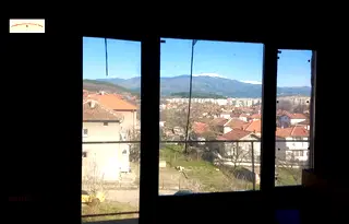 Тристаен апартамент в Перник, Изток