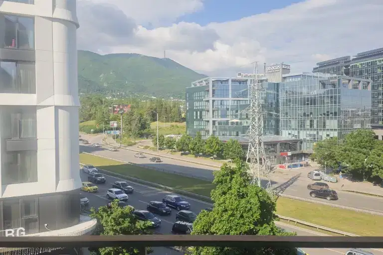 Spacious 3-room apartment with Vitosha view in Manastirski Livadi