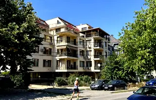 Тристаен апартамент в София, Витоша