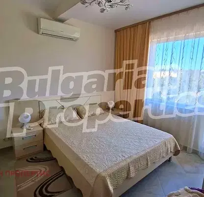 Снимка 5 — Тристаен апартамент в Бургас, Обзор