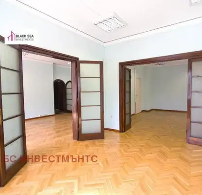 Снимка 5 — Многостаен апартамент с три балкона в Докторски паметник, София