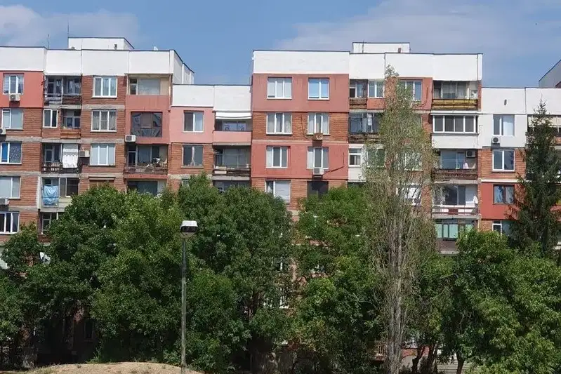 Двустаен апартамент в Люлин 2 с южно изложение