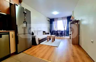 Тристаен апартамент във Варна, Галата