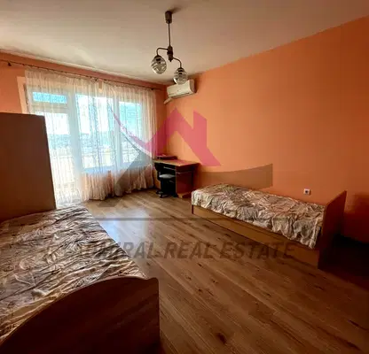 Снимка 4 — Тристаен апартамент с две тераси в Лятно кино Тракия, Варна