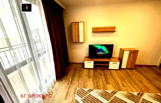 Тристаен апартамент в район Окръжна болница-Генерали, Варна