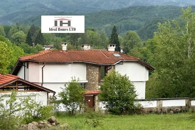 Plot in Oblast Lovech, Aprilci
