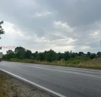 Photo 2 — Plot in Novi Iskyr