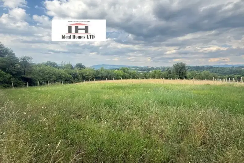 Парцел във Велико Търново, с. Лазарци