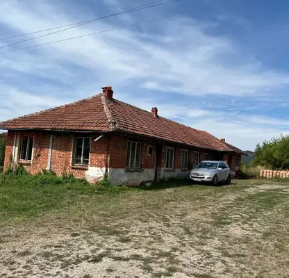 Снимка 2 — Промишлена сграда в Ловеч, с. Велчево