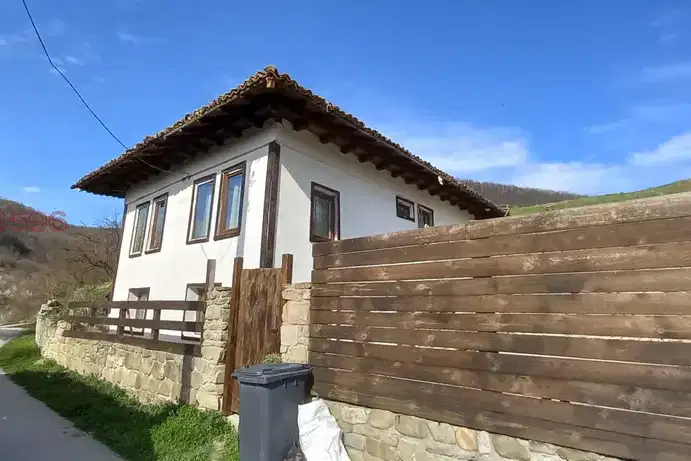 Къща във Велико Търново, Елена