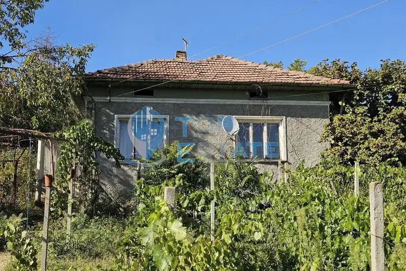 Къща във Велико Търново, с. Българско Сливово