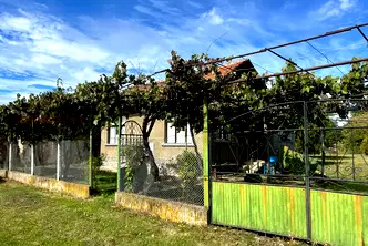 Къща в Перник, с. Долни Раковец