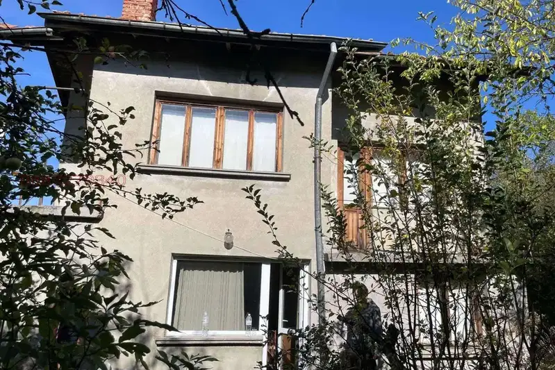 House in Pernik, Klenovik