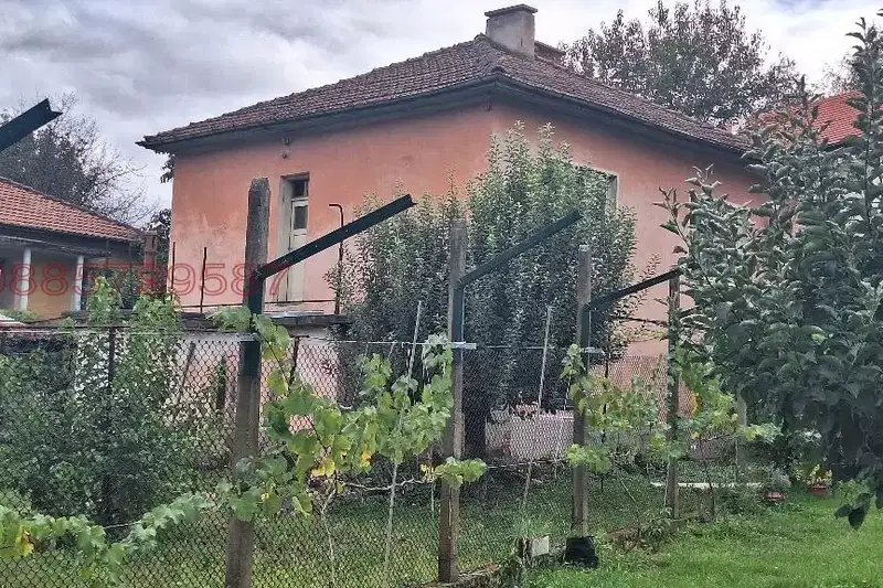 House in Kyustendil, Nevestino