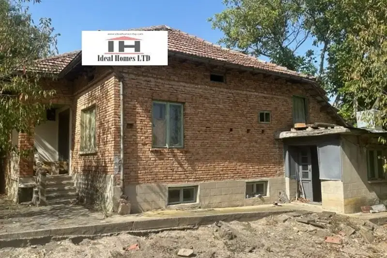Къща във Велико Търново, с. Страхилово