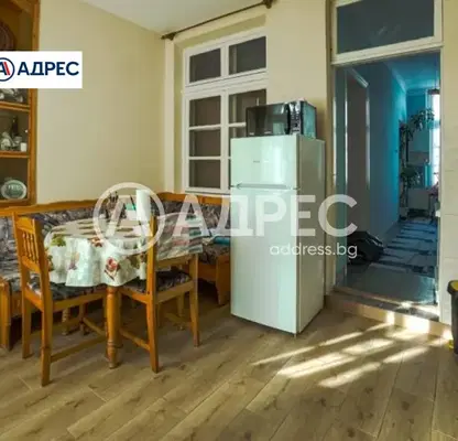Photo 5 — 4-bedroom apartment in Raz, Tsentar