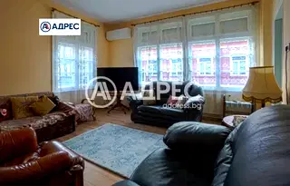 Многостаен апартамент в Раз, Център