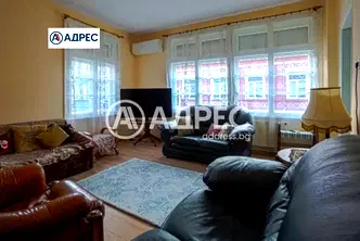 Многостаен апартамент в Раз, Център