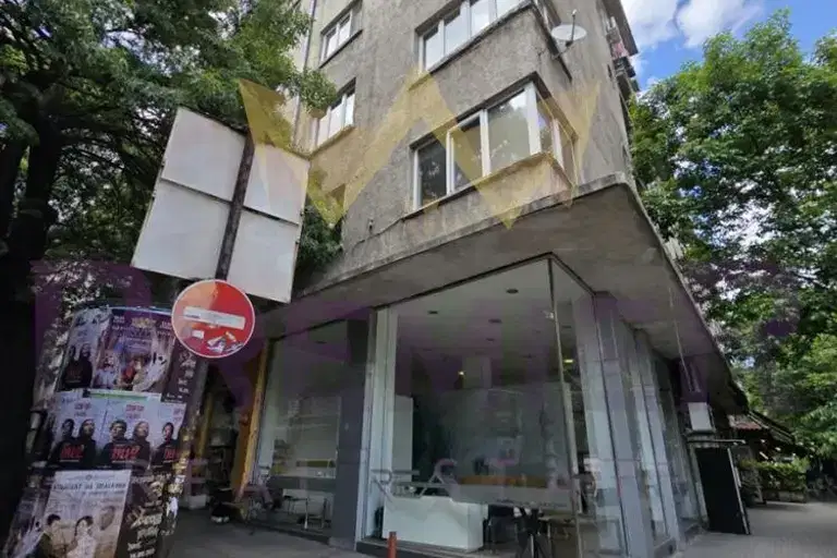 4-стаен апартамент с тераса в Оборище, София