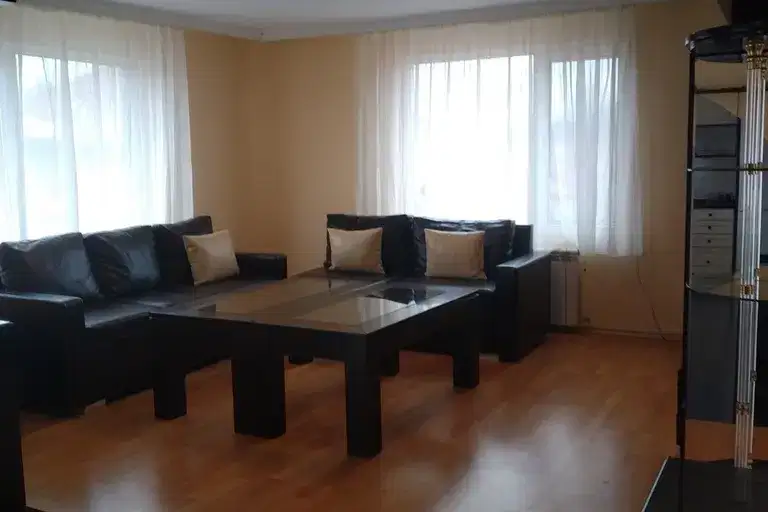 4-bedroom apartment in Pleven, Shirok Centyr