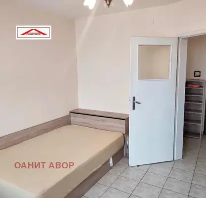 Снимка 3 — Двустаен апартамент в София, Център