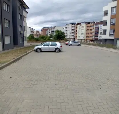 Снимка 4 — Гараж/Паркомясто в Кърджали, Възрожденци