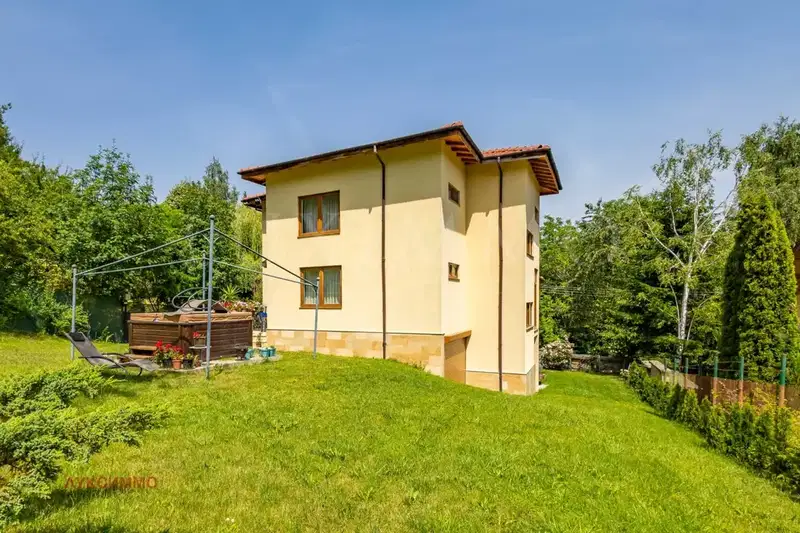 House in Bistrica