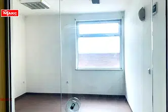 Магазин в Перник, Център