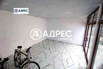 Магазин в Раз, Център