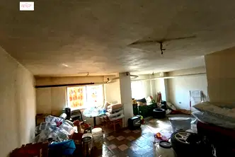 Магазин в Габрово, Младост