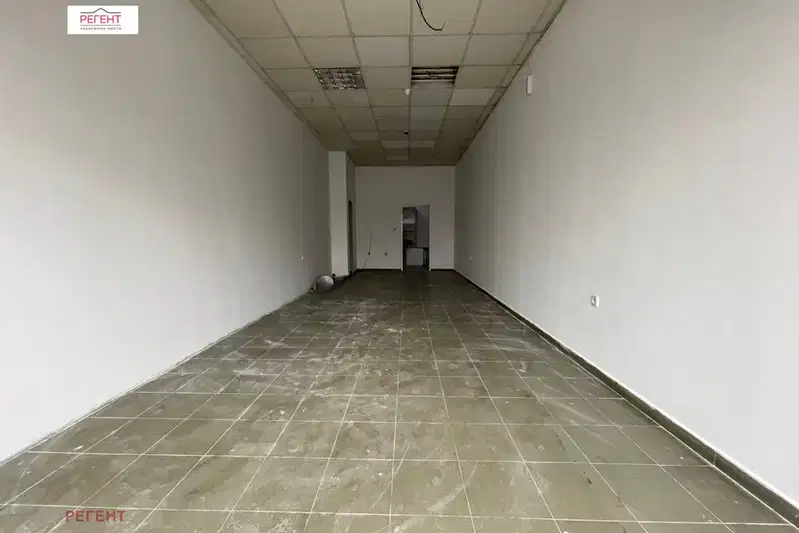 Магазин в Габрово, Младост