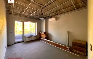 Офис в София, Изток