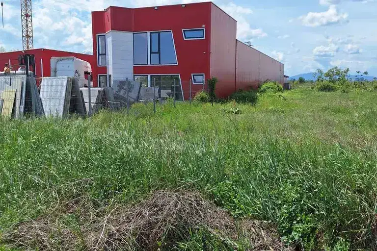 Парцел в с. Кривина